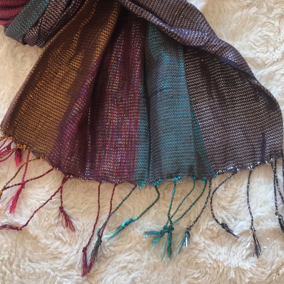 New York and Company Metallic Scarf - Picture 4 of 5